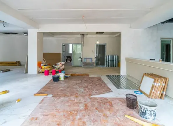 Vivienda diáfana en obra antes de levantar la nueva tabiquería
